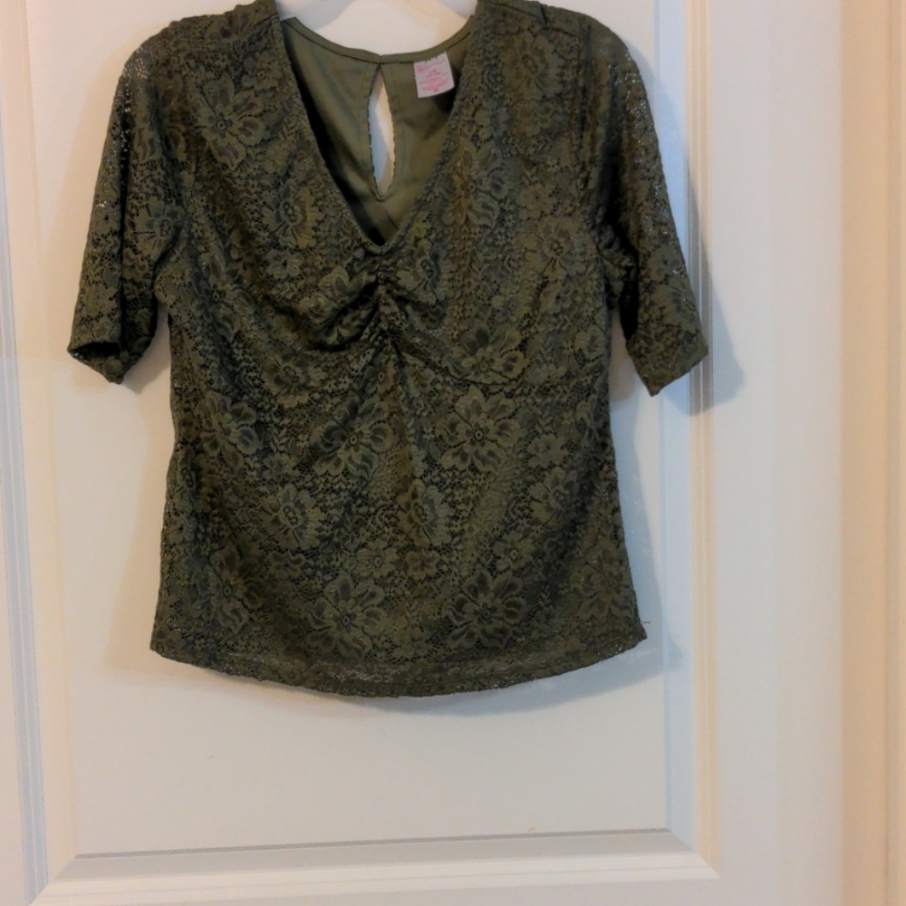 Dress short sleeve shirt